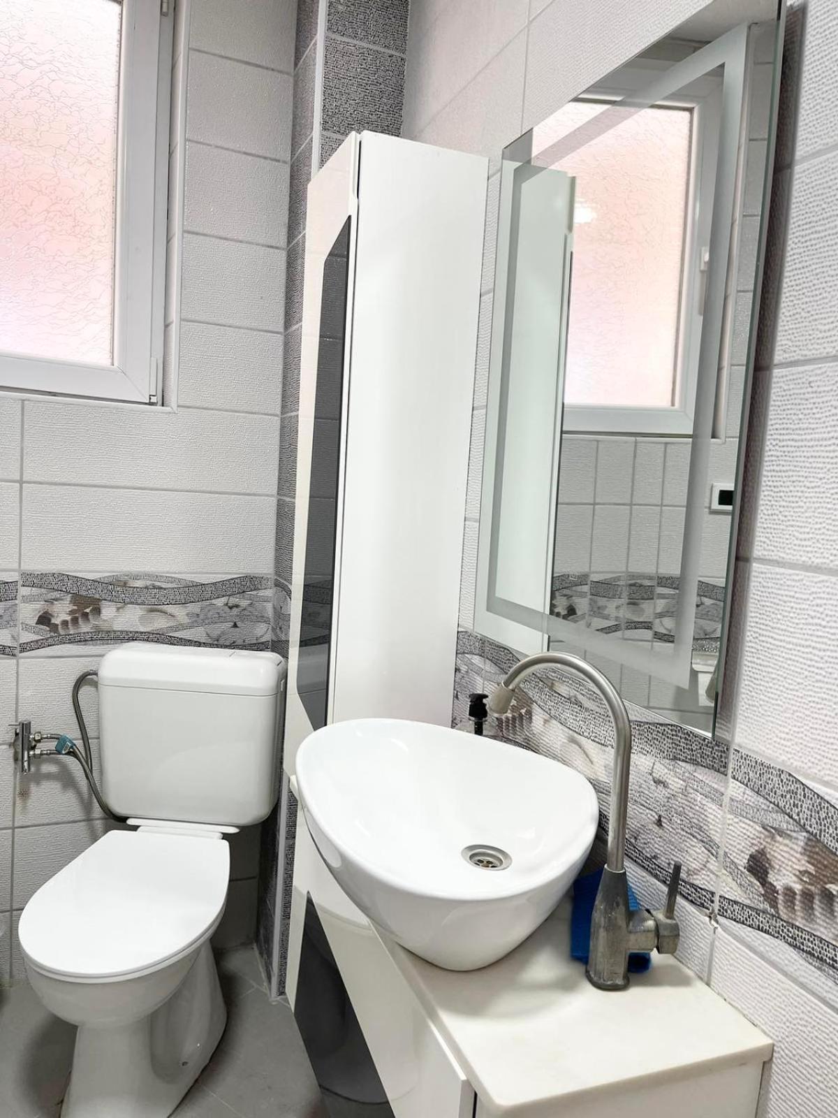 Nessi Apartment 普里什蒂纳 外观 照片